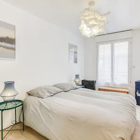Appart'Hotel Versailles Saint Cyr L'Ecole - Gare Sncf A 100M Et Parking Prive Exterior photo