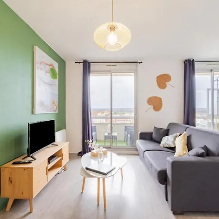 Appart'Hotel Versailles Saint Cyr L'Ecole - Gare Sncf A 100M Et Parking Prive Exterior photo