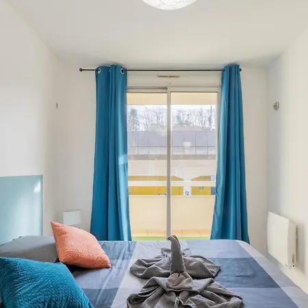 Appart'Hotel Versailles Saint Cyr L'Ecole - Gare Sncf A 100M Et Parking Prive Exterior photo