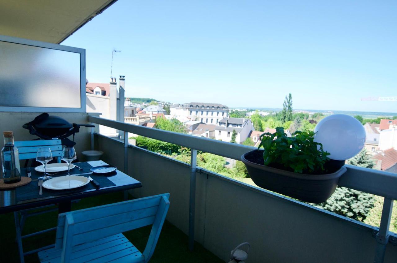 Apartment Versailles Cyr L'ecole - Gare Sncf A 100m Et Parking Prive Saint-Cyr-l'Ecole