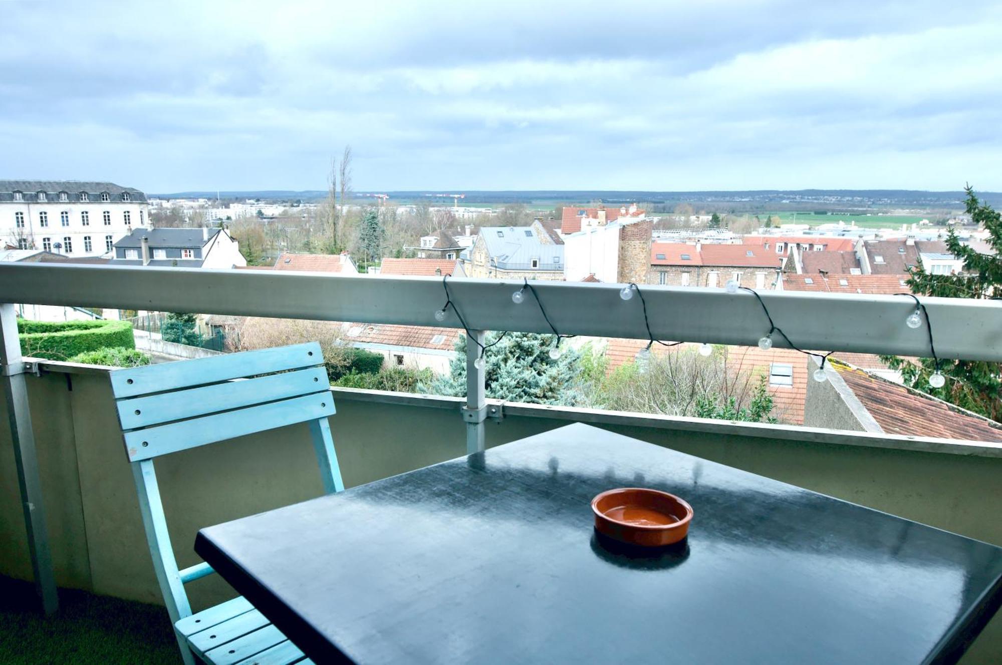 Apartment Versailles Cyr L'ecole - Gare Sncf A 100m Et Parking Prive Saint-Cyr-l'Ecole