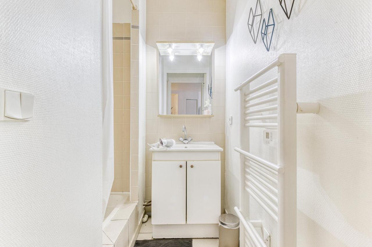 Apartment Versailles Cyr L'ecole - Gare Sncf A 100m Et Parking Prive
