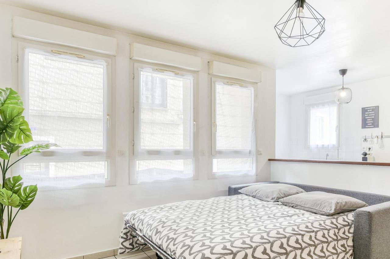 Apartment Versailles Cyr L'ecole - Gare Sncf A 100m Et Parking Prive