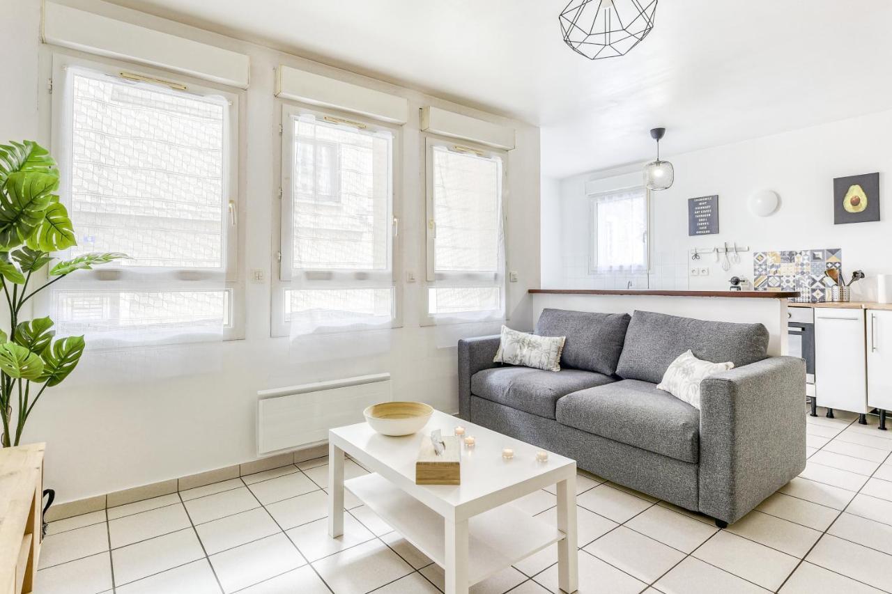 Apartment Versailles Cyr L'ecole - Gare Sncf A 100m Et Parking Prive Saint-Cyr-l'Ecole