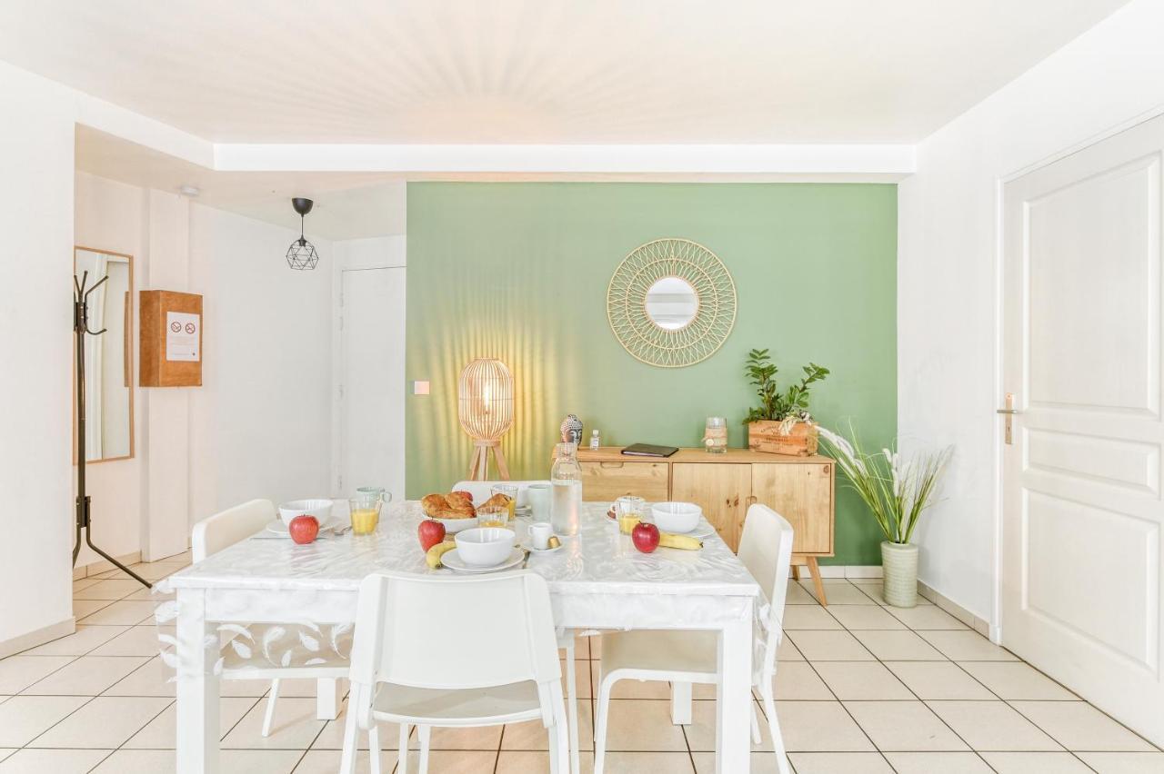 Apartment Versailles Cyr L'ecole - Gare Sncf A 100m Et Parking Prive