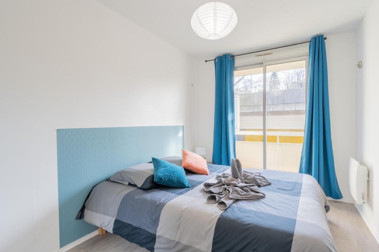 Apartment Versailles Cyr L'ecole - Gare Sncf A 100m Et Parking Prive *