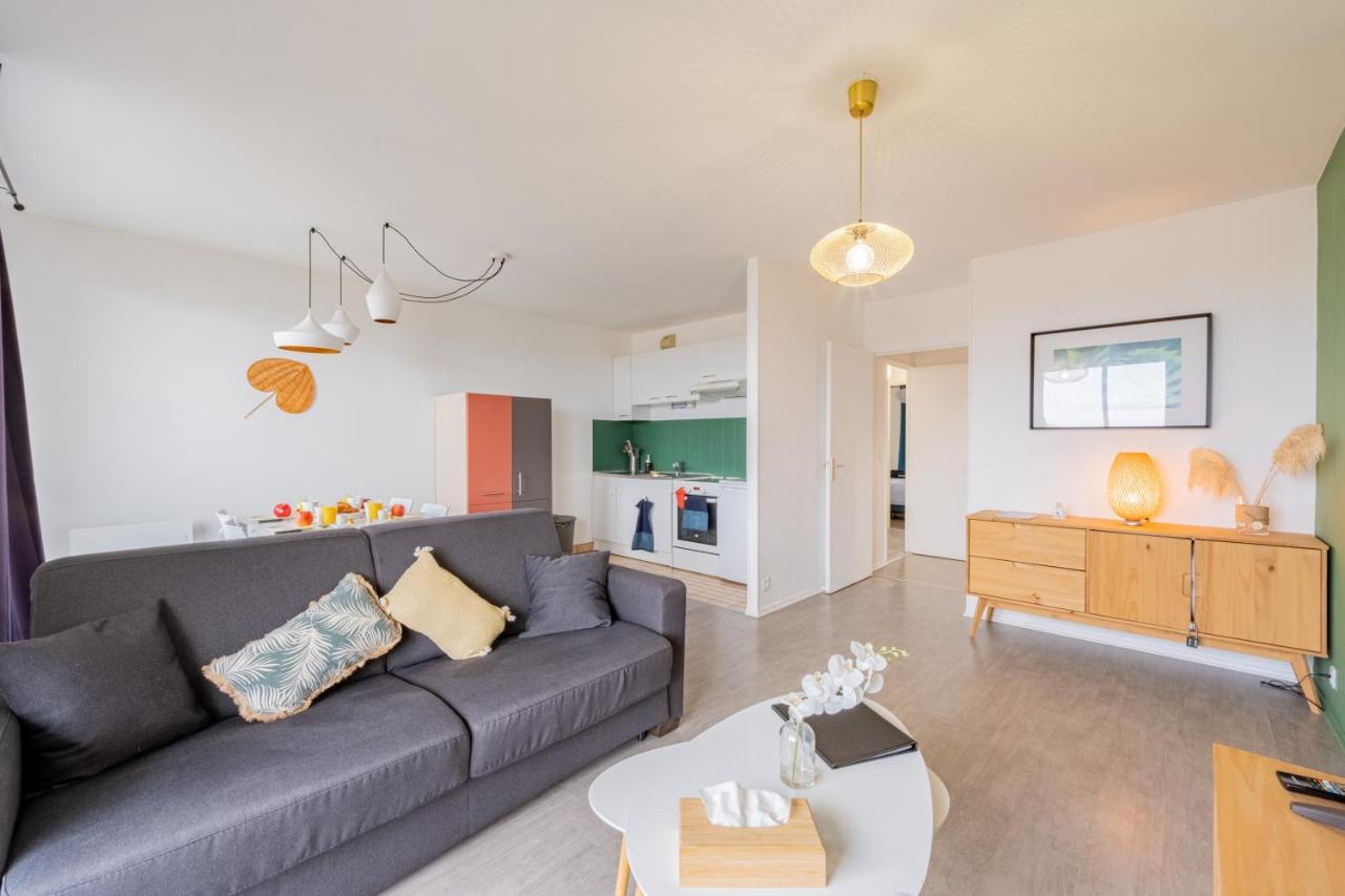 Versailles Cyr L'ecole - Gare Sncf A 100m Et Parking Prive Apartment Saint-Cyr-l'Ecole