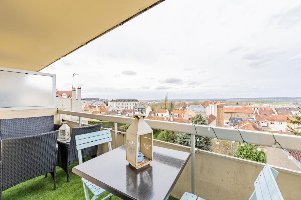 Apartment Versailles Cyr L'ecole - Gare Sncf A 100m Et Parking Prive *