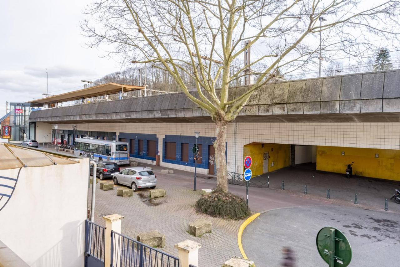 Apartment Versailles Cyr L'ecole - Gare Sncf A 100m Et Parking Prive
